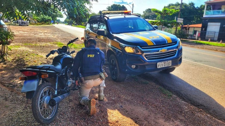 Motocicleta roubada em Demerval Lobão é recuperada pela PRF em Altos