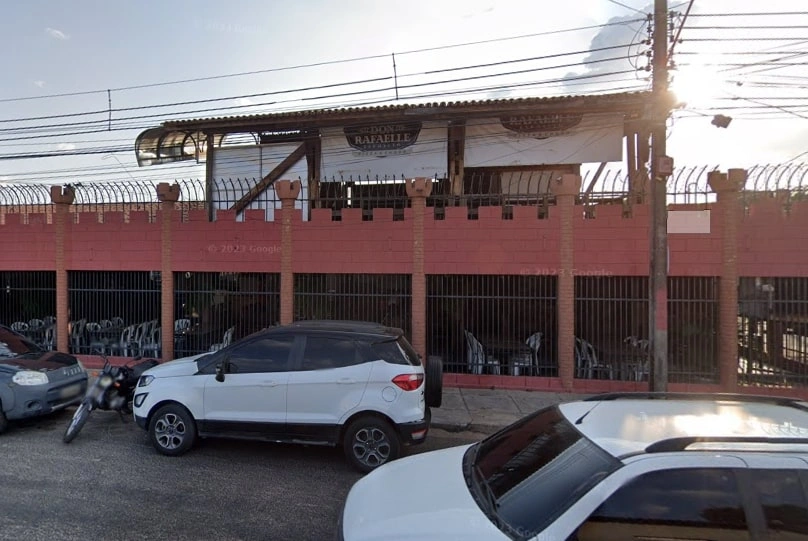 Pizzaria onde o segurança foi alvejado