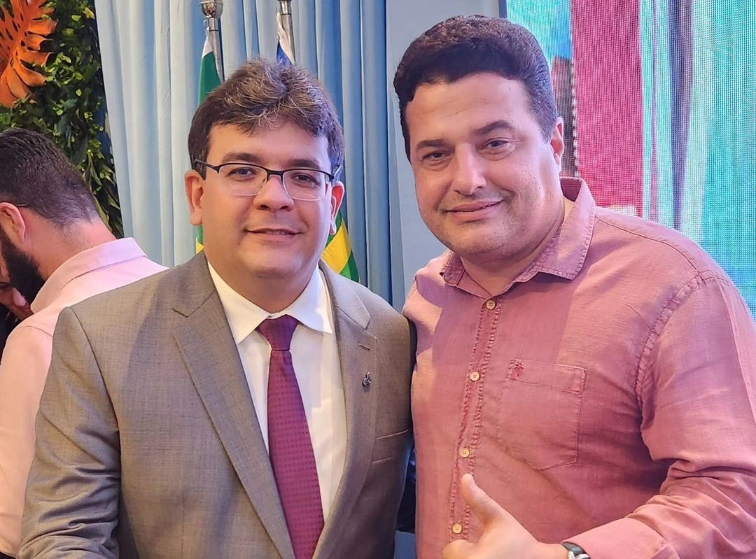 Rafael Fonteles à esquerda e Gustavo Feijó à direita