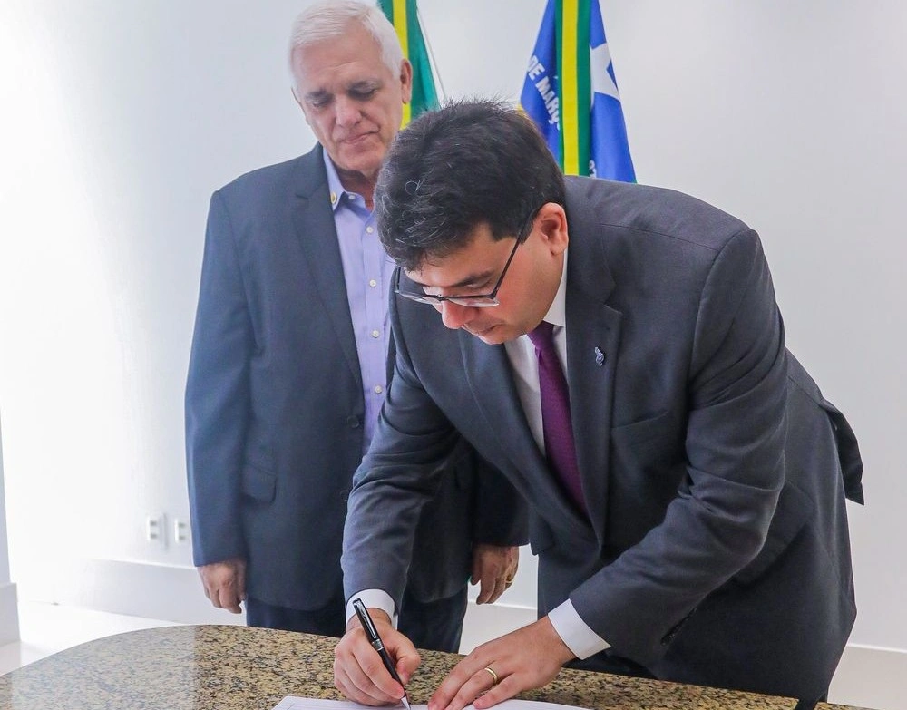 Rafael Fonteles transmitindo o cargo para o vice-governador