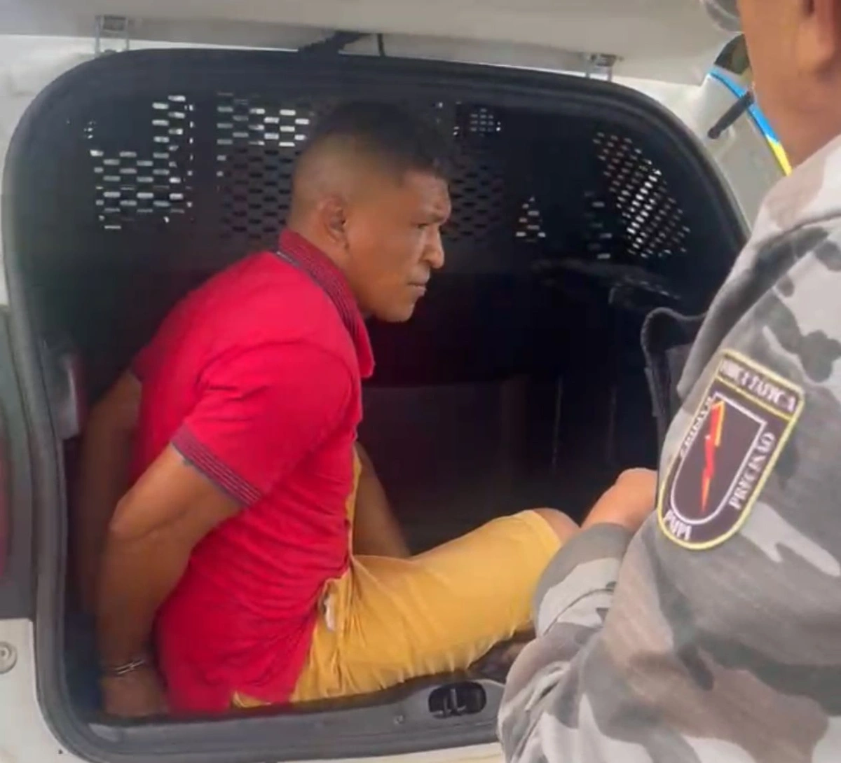 Sargento Mota prende homem armado transportando uma criança em moto