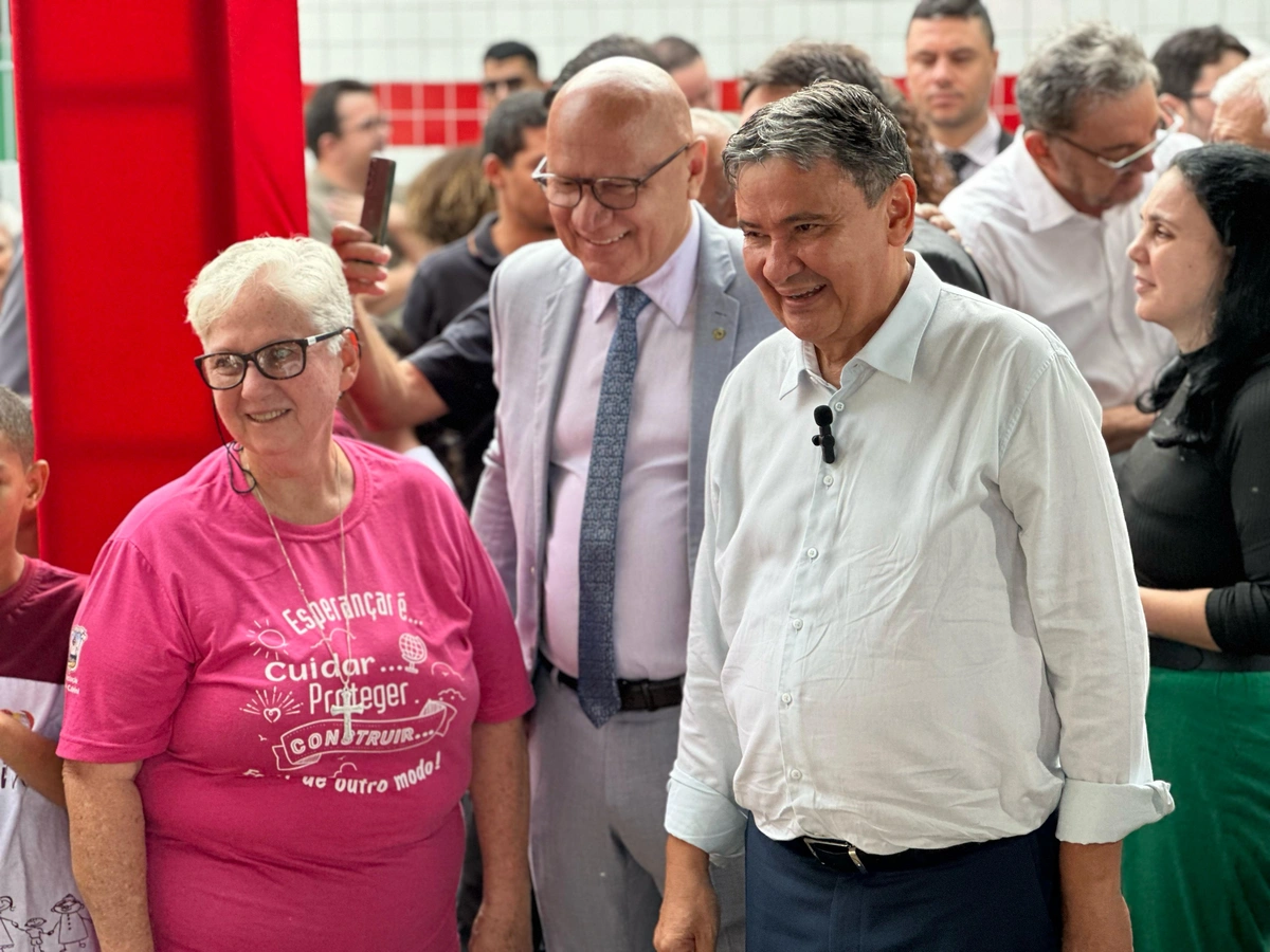 Wellington Dias comemora aniversário com doações a instituição social em Teresina