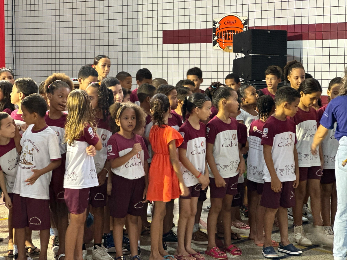 Wellington Dias comemora aniversário com doações a instituição social em Teresina