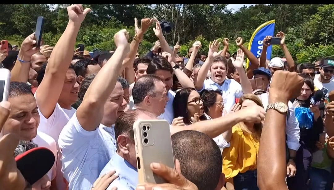 Autoridades do governo estadual e federal inauguram a BR 226 em Timon