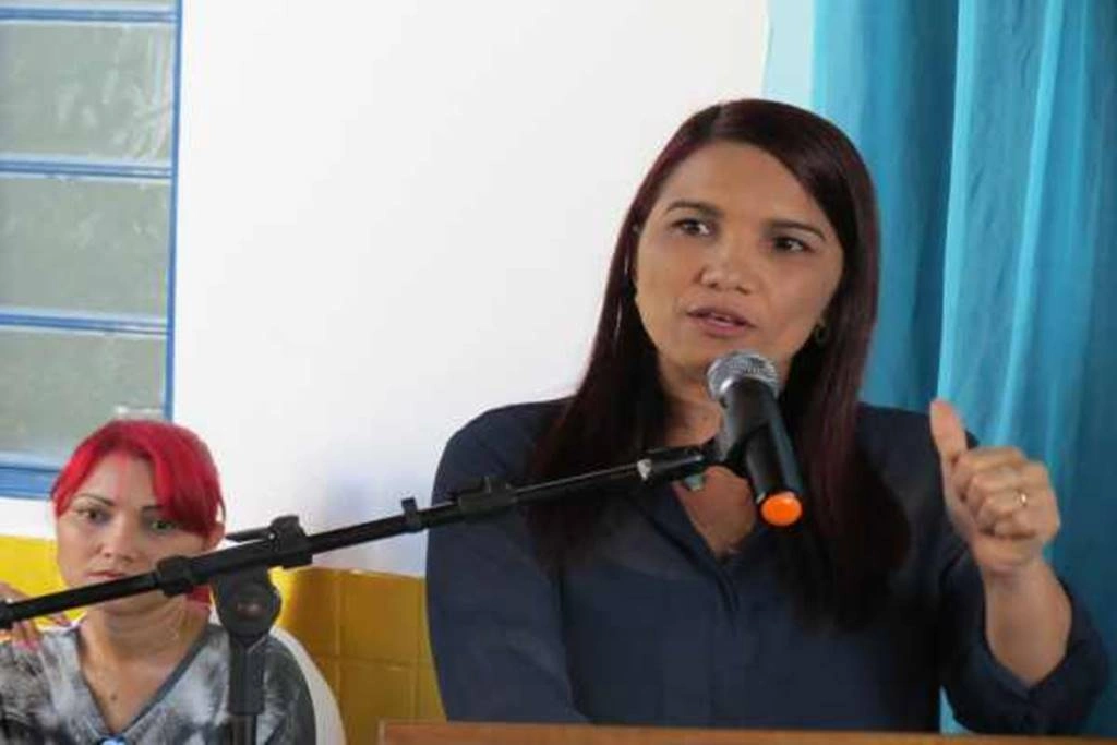 Dinair Veloso