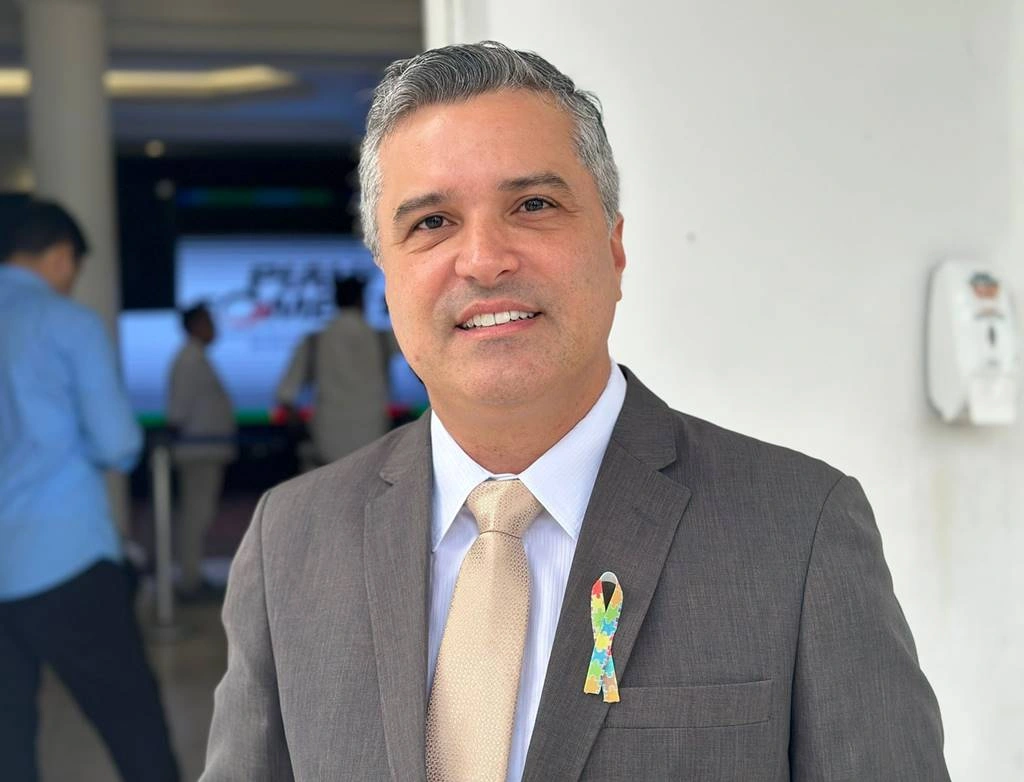 Dr. Vinicius