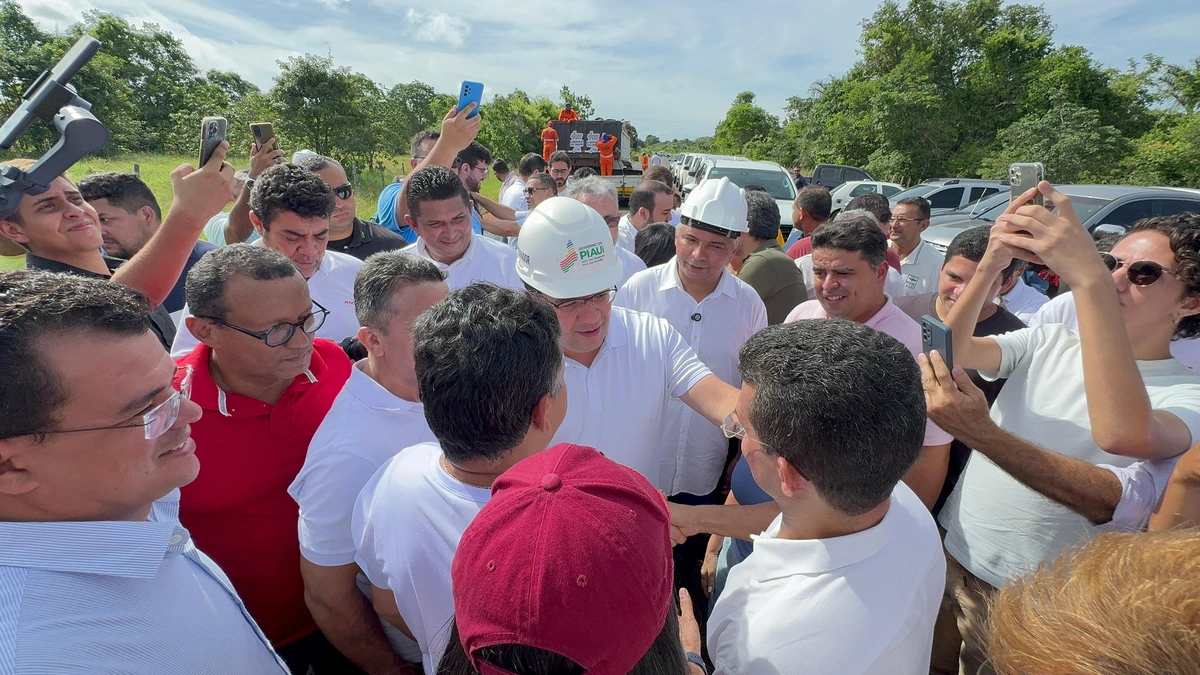 Governador inaugurou obras com aliados políticos