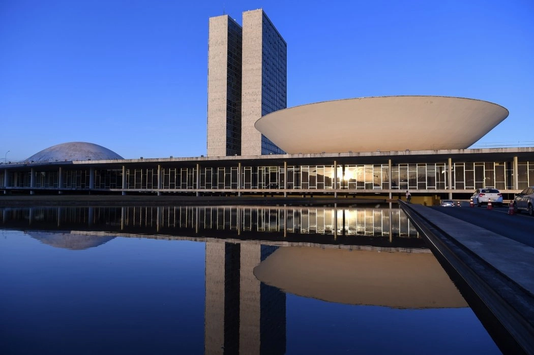 PL que autoriza Estados a legislarem sobre porte de armas pode ser votado na Câmara dos Deputados nesta terça-feira (23)