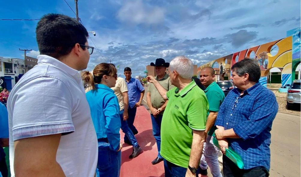 Prefeitura de Esperantina busca solução definitiva para a Avenida Petrônio Portela