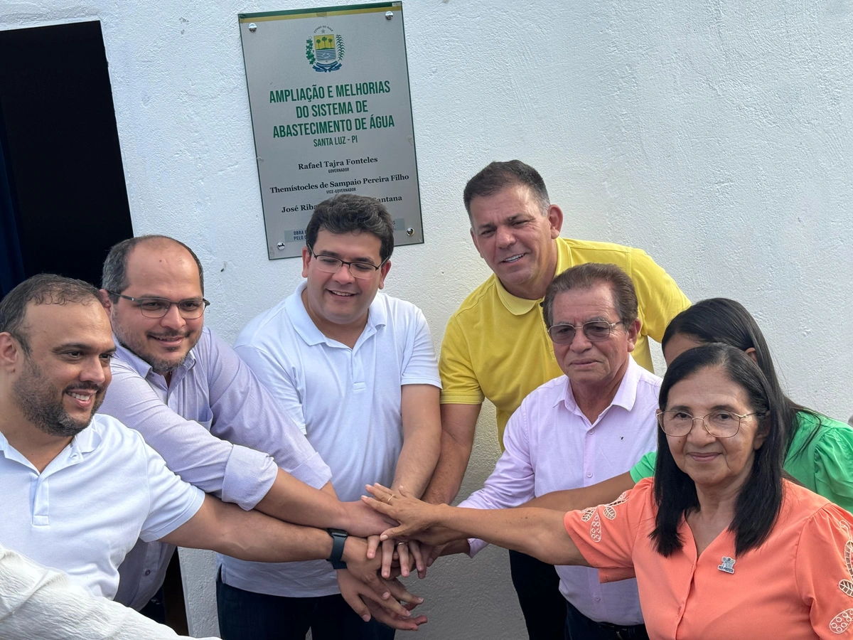 Rafael Fonteles entrega obra de ampliação do abastecimento de água em Santa Luz