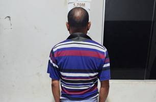 Suspeito preso (Foto: Divulgação/PM)