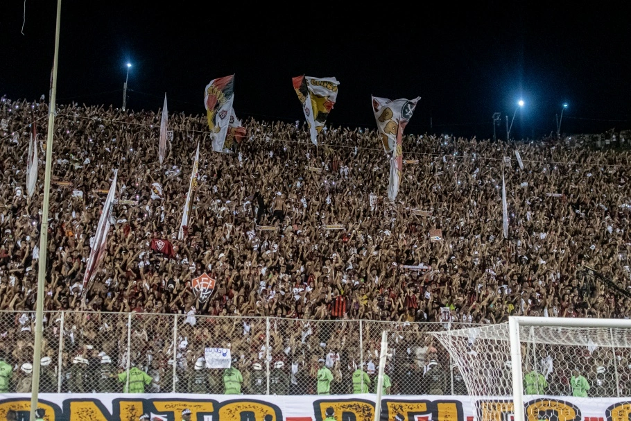 Torcida do Vitória em festa no Barradão