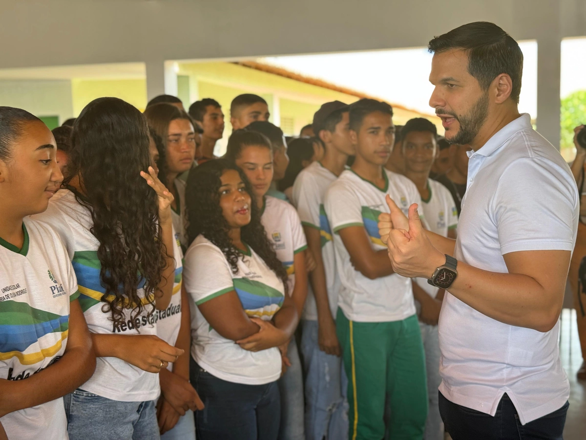 Visita do secretário de Educação na escola