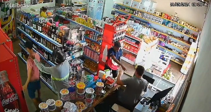 Assista: Bandidos assaltam mercadinho no povoado Gameleira, em Timon