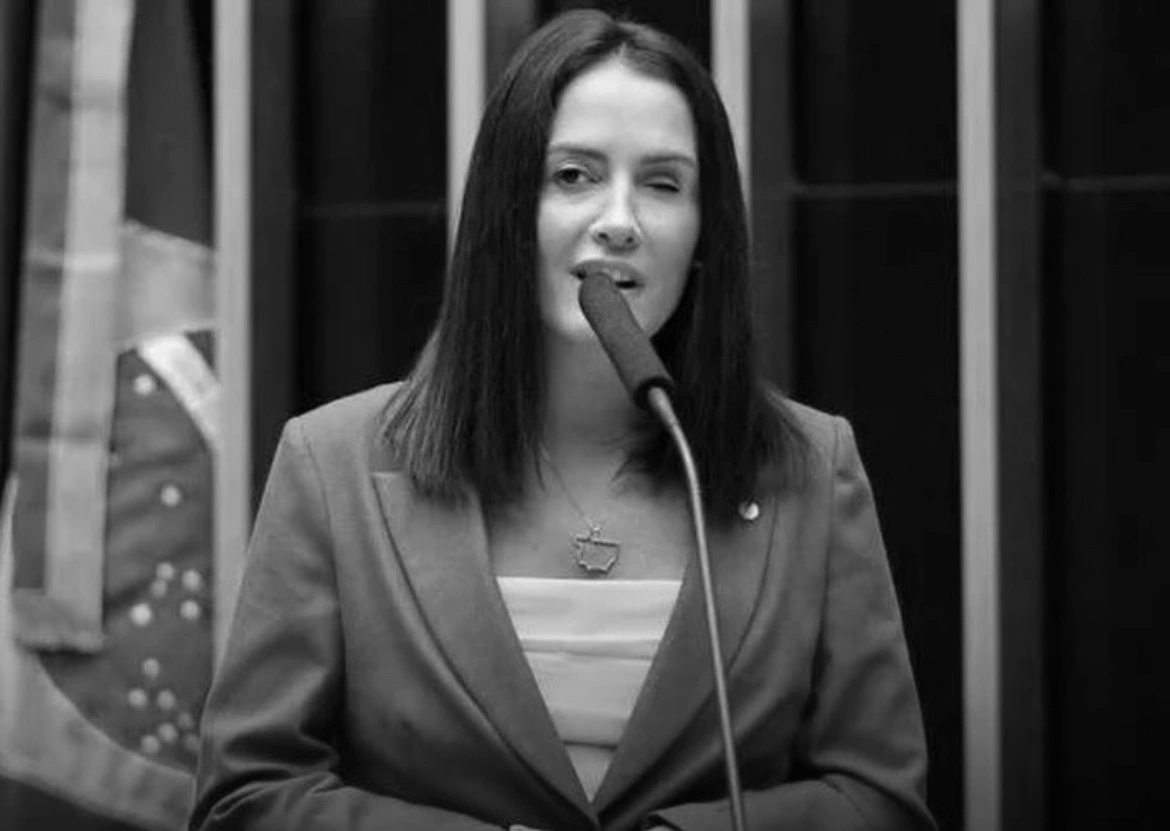 Deputada Amália Barros
