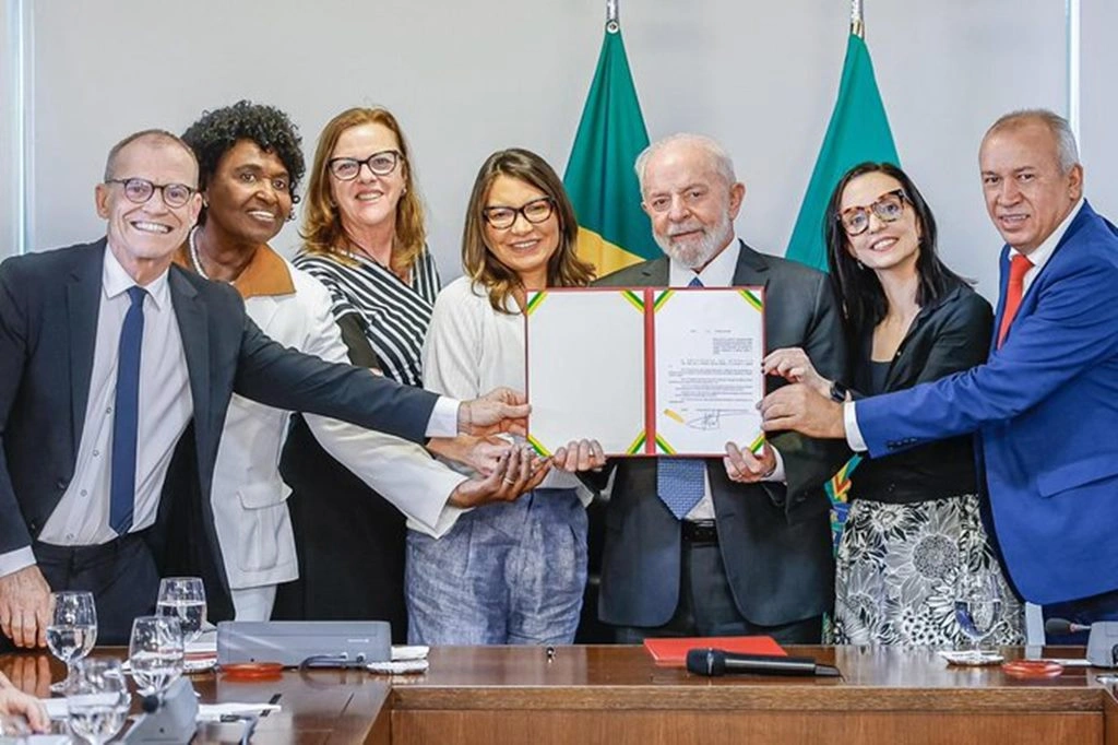 Lula sanciona lei que garante sigilo de vítima de violência doméstica