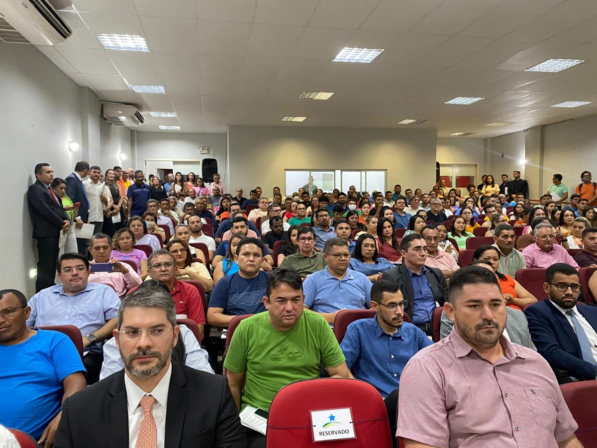 Prefeita de Esperantina e Themístocles Filho participam da 11ª Jornada do Conhecimento