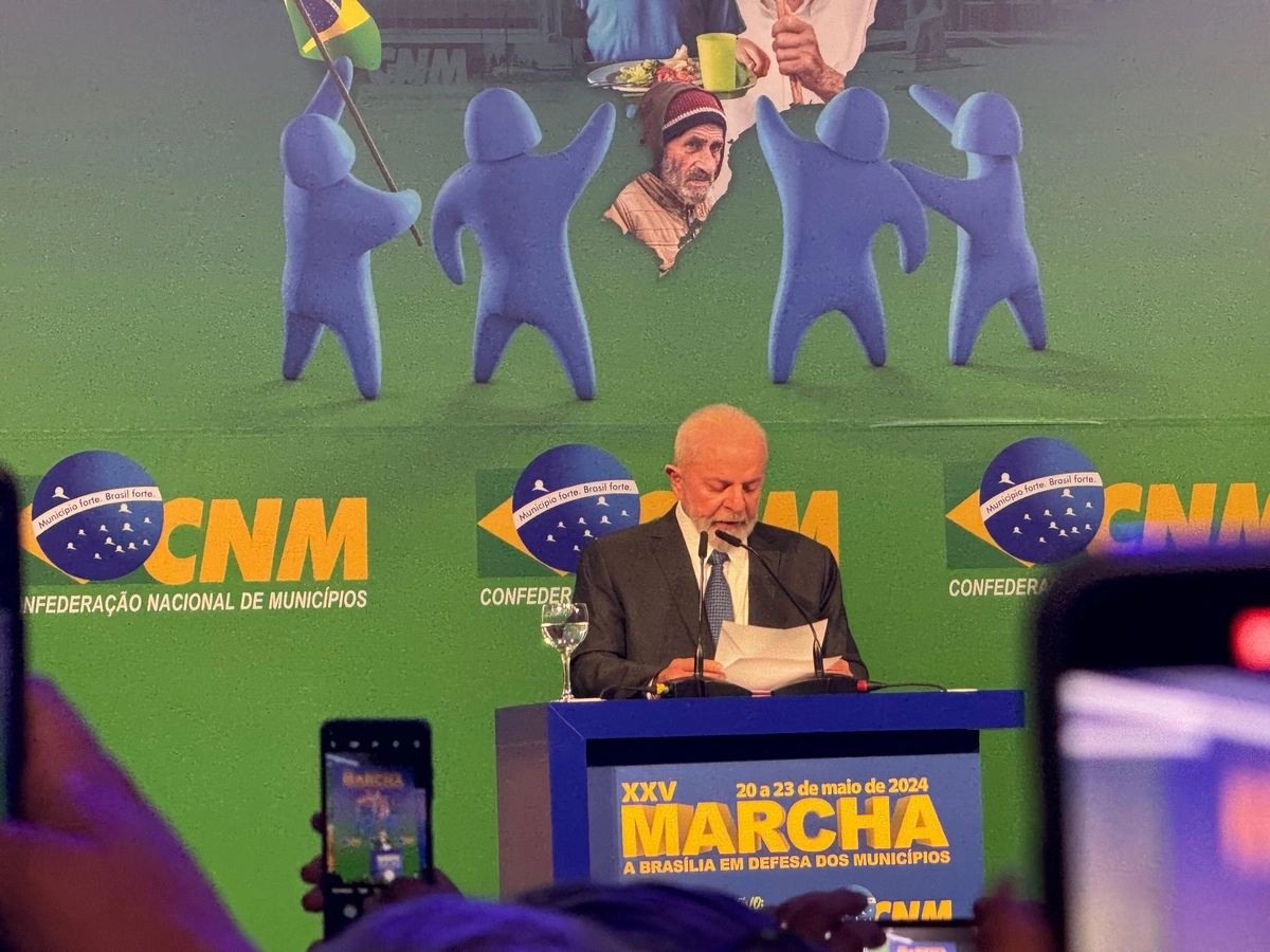 Presidente Lula discursando