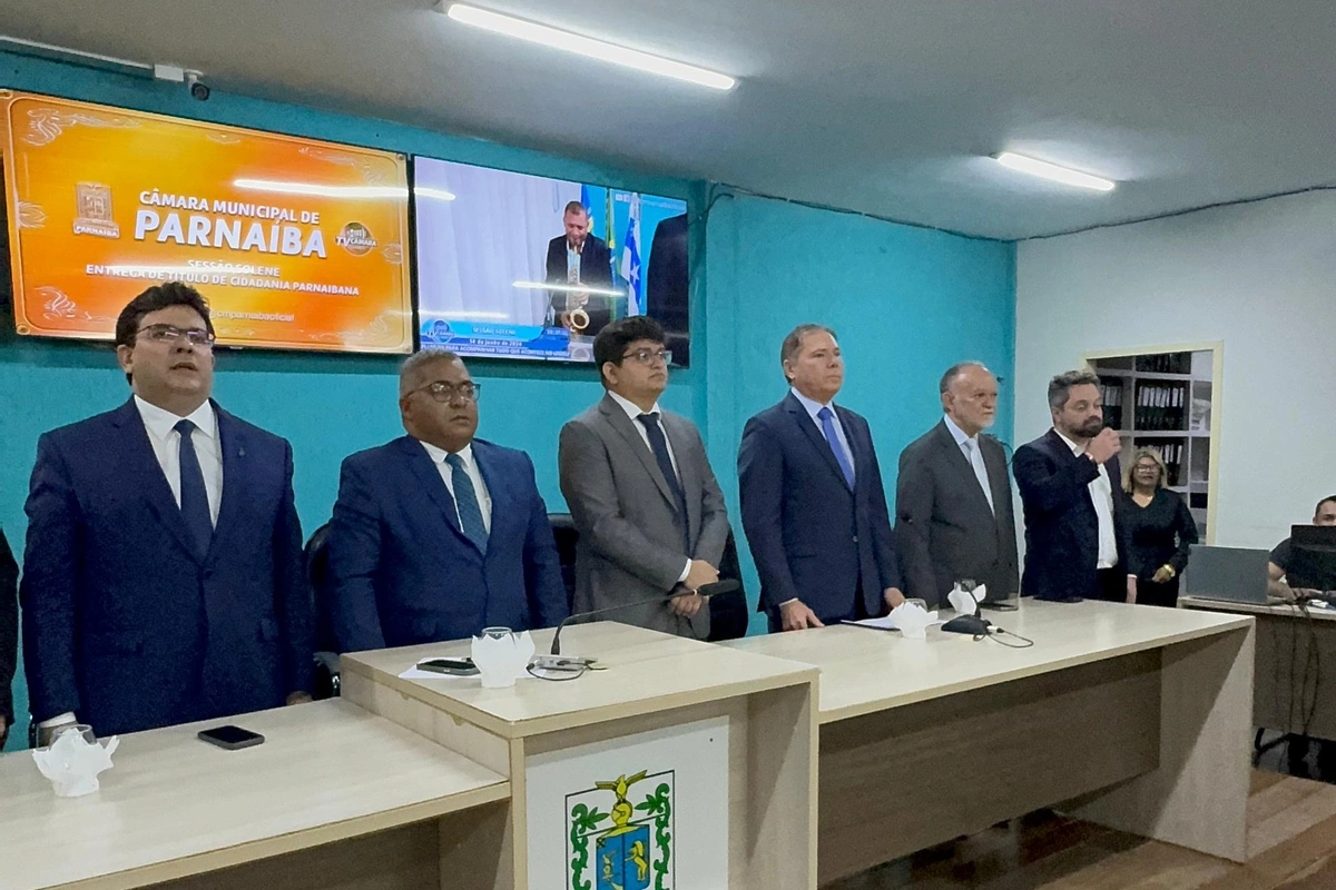 Câmara de Parnaíba entrega três títulos de cidadania