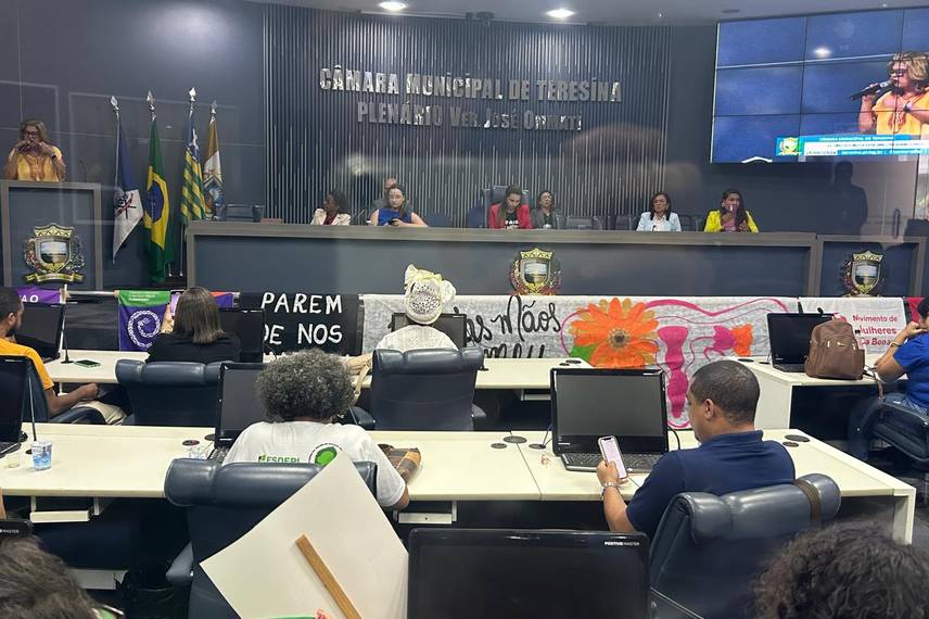 Câmara realiza audiência pública contra o PL do estupro Câmara realiza audiência pública contra o PL do estupro