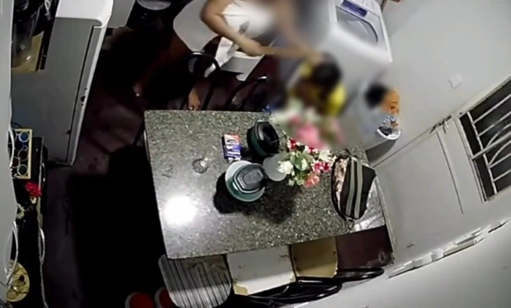 Imagens flagraram momento da agressão