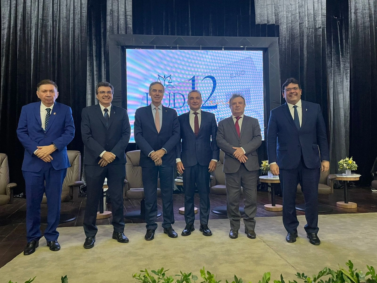 Ministro Barroso, do STF, assina registro de propriedade de imóveis no PI