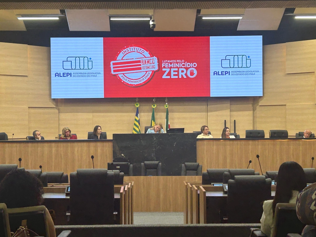 Piauí recebe Banco Vermelho para estimular denúncias de violência contra mulher