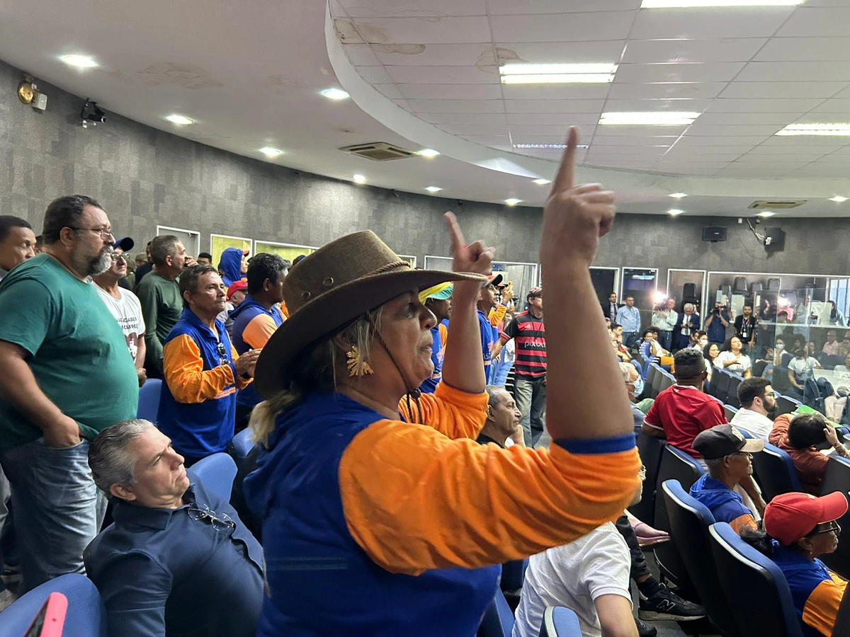 PL que acaba com carroças é aprovado na Câmara e carroceiros protestam