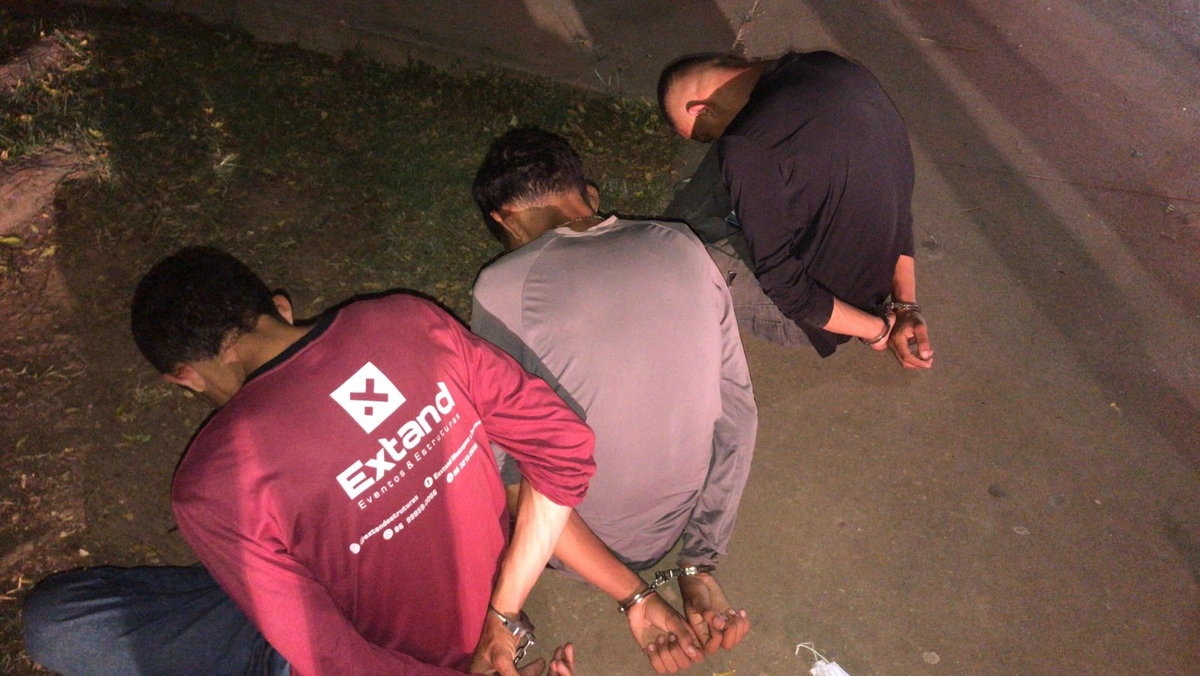 Polícia apreende um carro roubado e duas armas de fogo na zona Norte de Teresina