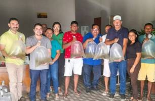 Prefeitura de Campo Maior distribui alevinos de Tambatinga para piscicultores (Foto: Reprodução)