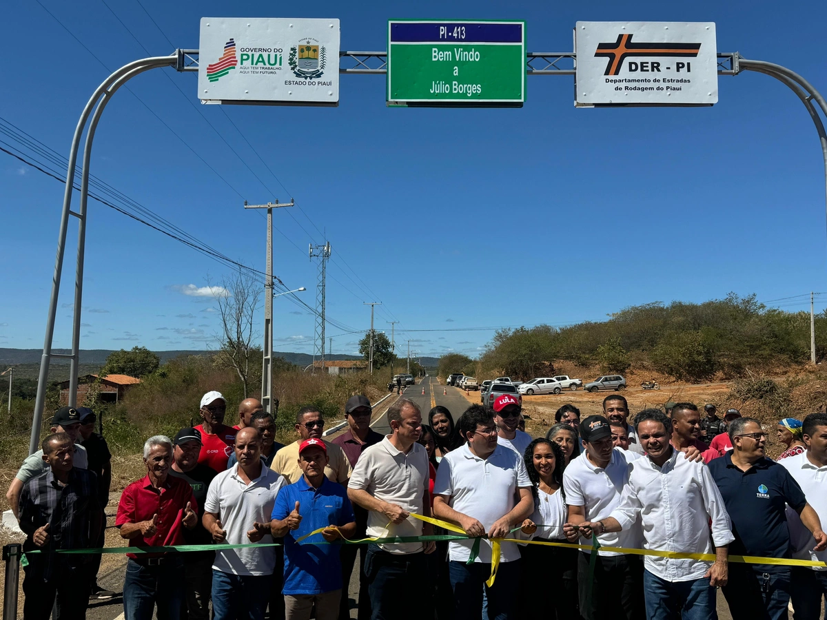 Rafael Fonteles entrega rodovias em Avelino Lopes e Júlio Borges e anuncia obras hídricas para a região