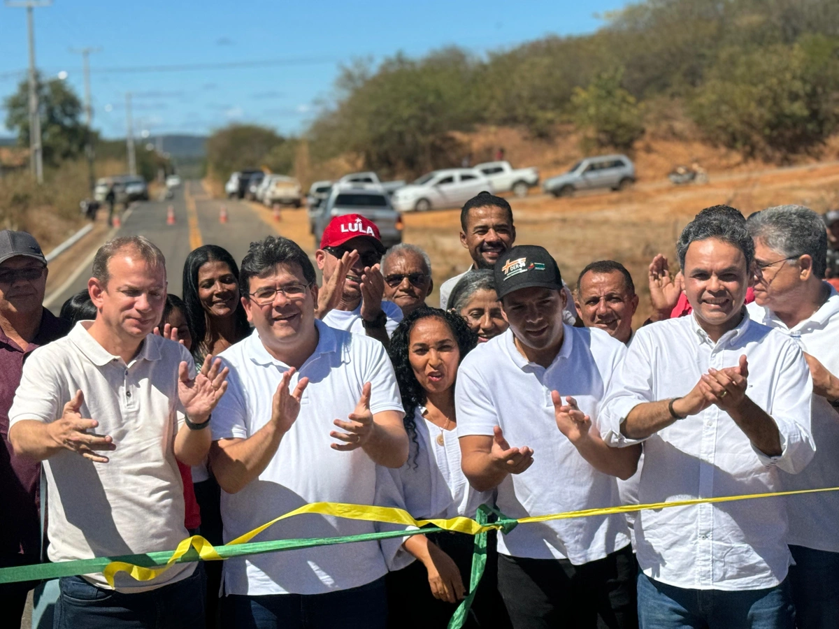 Rafael Fonteles entrega rodovias em Avelino Lopes e Júlio Borges e anuncia obras hídricas para a região