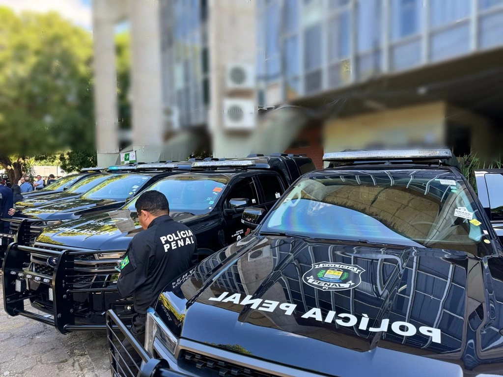 Secretaria da Justiça entrega novas viaturas para o sistema prisional