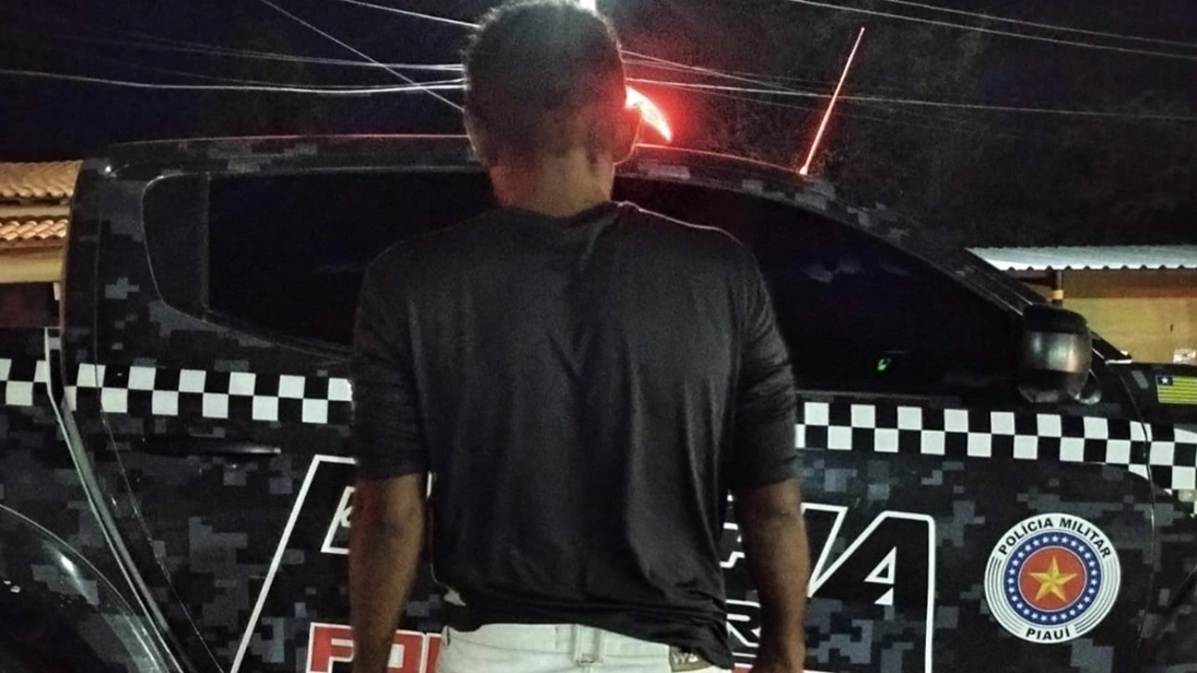 Suspeito foi preso em sua residência