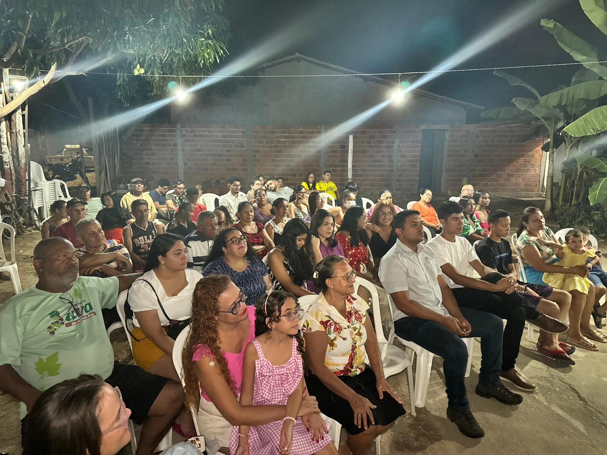 Draga Alana realiza reunião no bairro Parque Brasil 3, zona Norte de Teresina