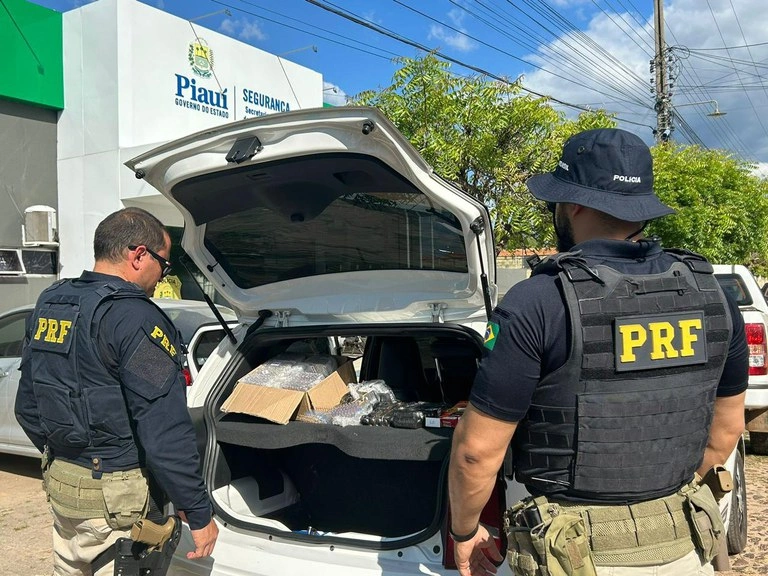 PRFapreende grande quantidade de 'bomba' e remédio abortivo em Piripiri