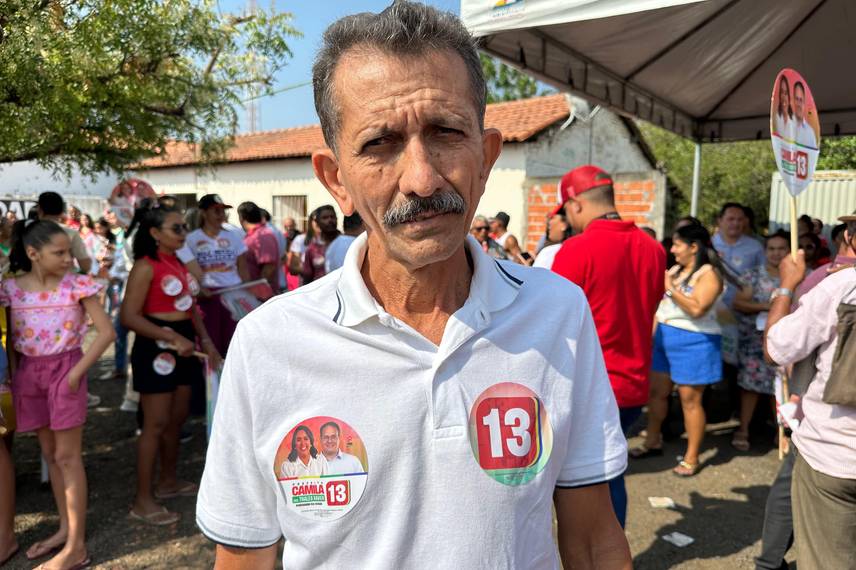 Ao lado de Rafael Fonteles, Camila Barbosa realiza bandeiraço em Lagoa do Piauí Ao lado de Rafael Fonteles, Camila Barbosa realiza bandeiraço em Lagoa do Piauí