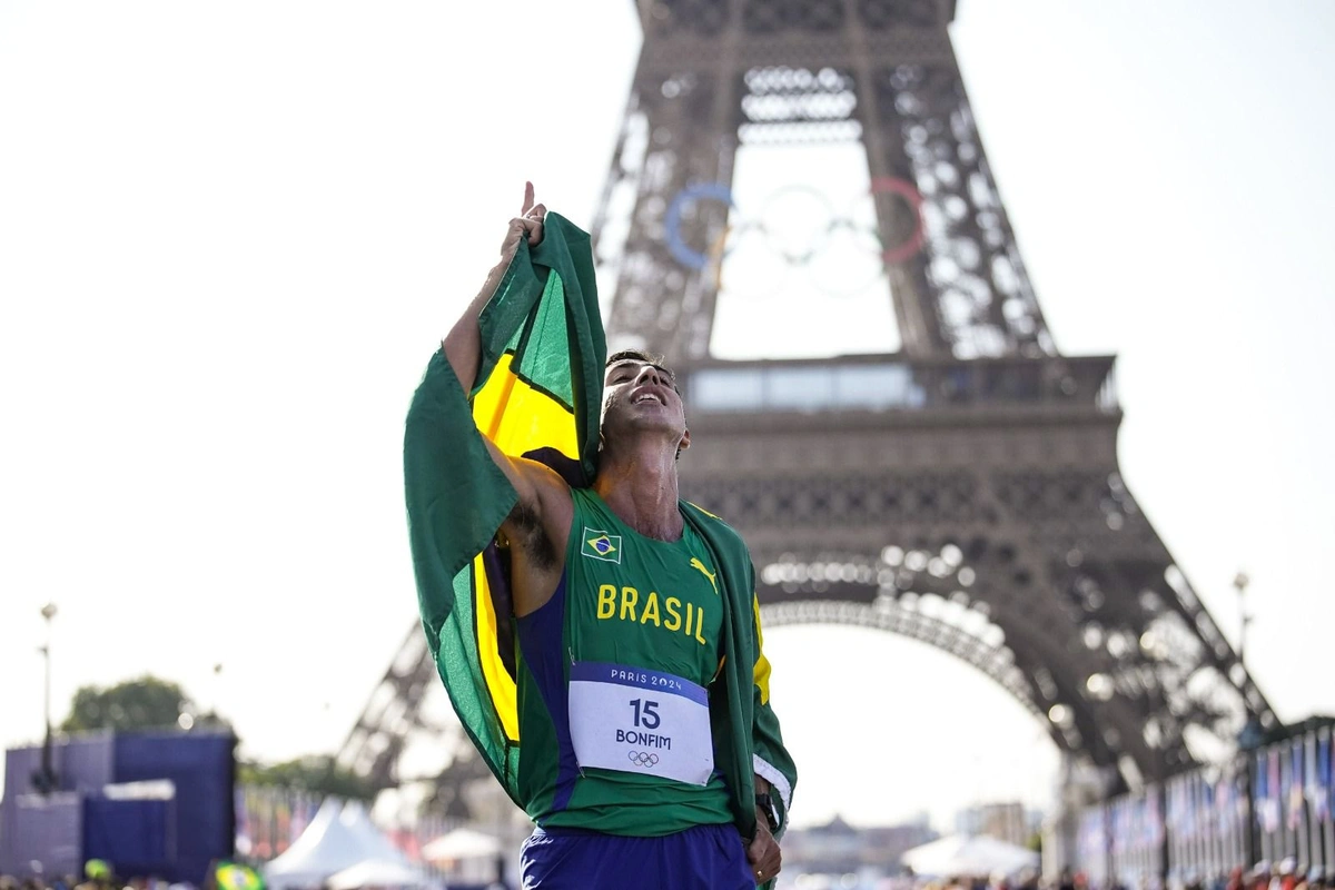 Caio Bonfim fatura prata inédita para o Brasil na marcha atlética