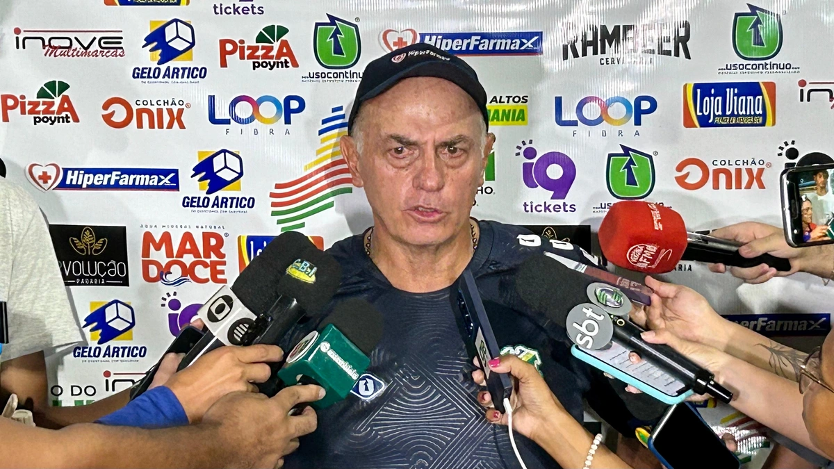 Carlos Rabello, técnico do Altos-PI