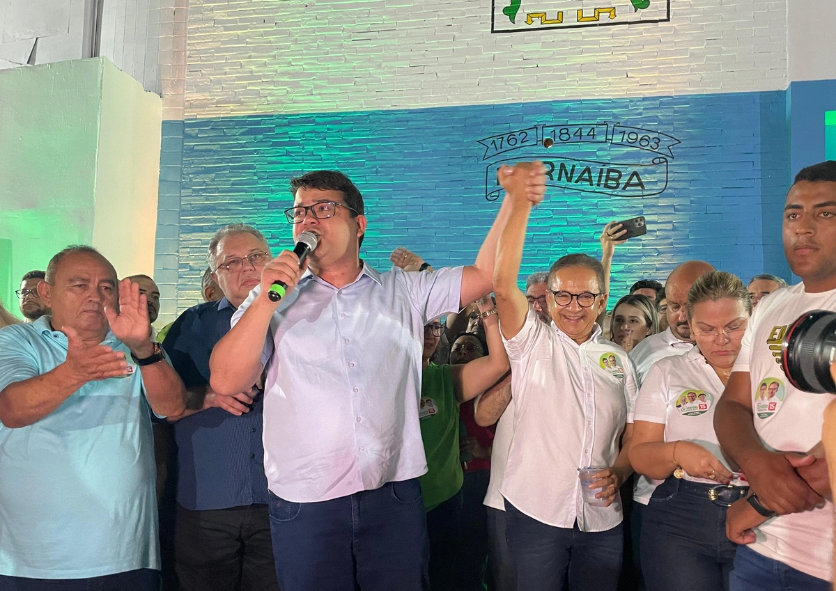 Dr. Hélio realiza inauguração de comitê de campanha em Parnaíba