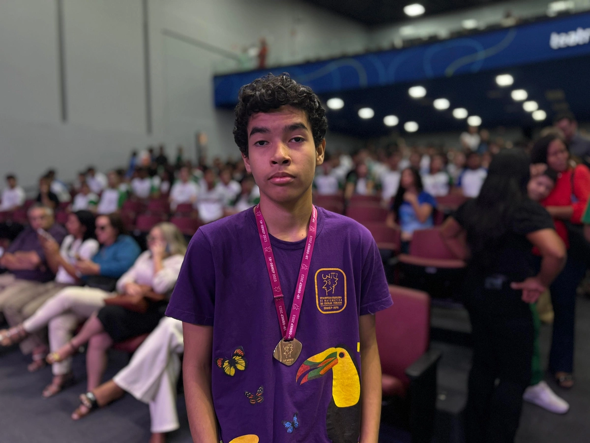 Ezequiel Cabral da Silva - Escola Municipal deputado Antônio Gayoso. Medalha ouro nacional
