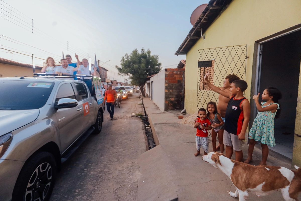 Fábio Novo realiza carreata no bairro Mocambinho, zona Norte de Teresina