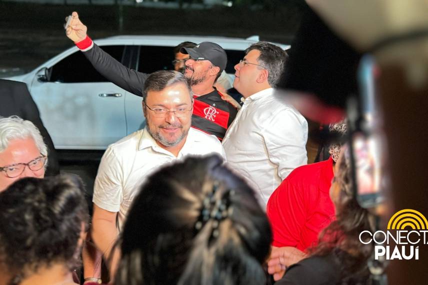 Fábio Novo reúne 10 mil carros no Madrugadão do Novo