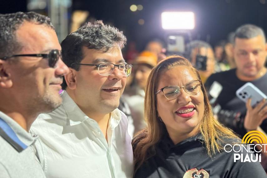 Fábio Novo reúne 10 mil carros no Madrugadão do Novo