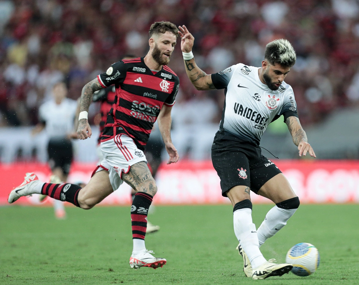 Flamengo venceu o Corinthians por 2 a 0, no primeiro encontro entre os adversários no Brasileirão Betano