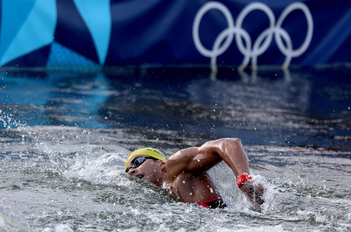 Guilherme "Cachorrão" estreia na maratona aquática, mas abandona prova