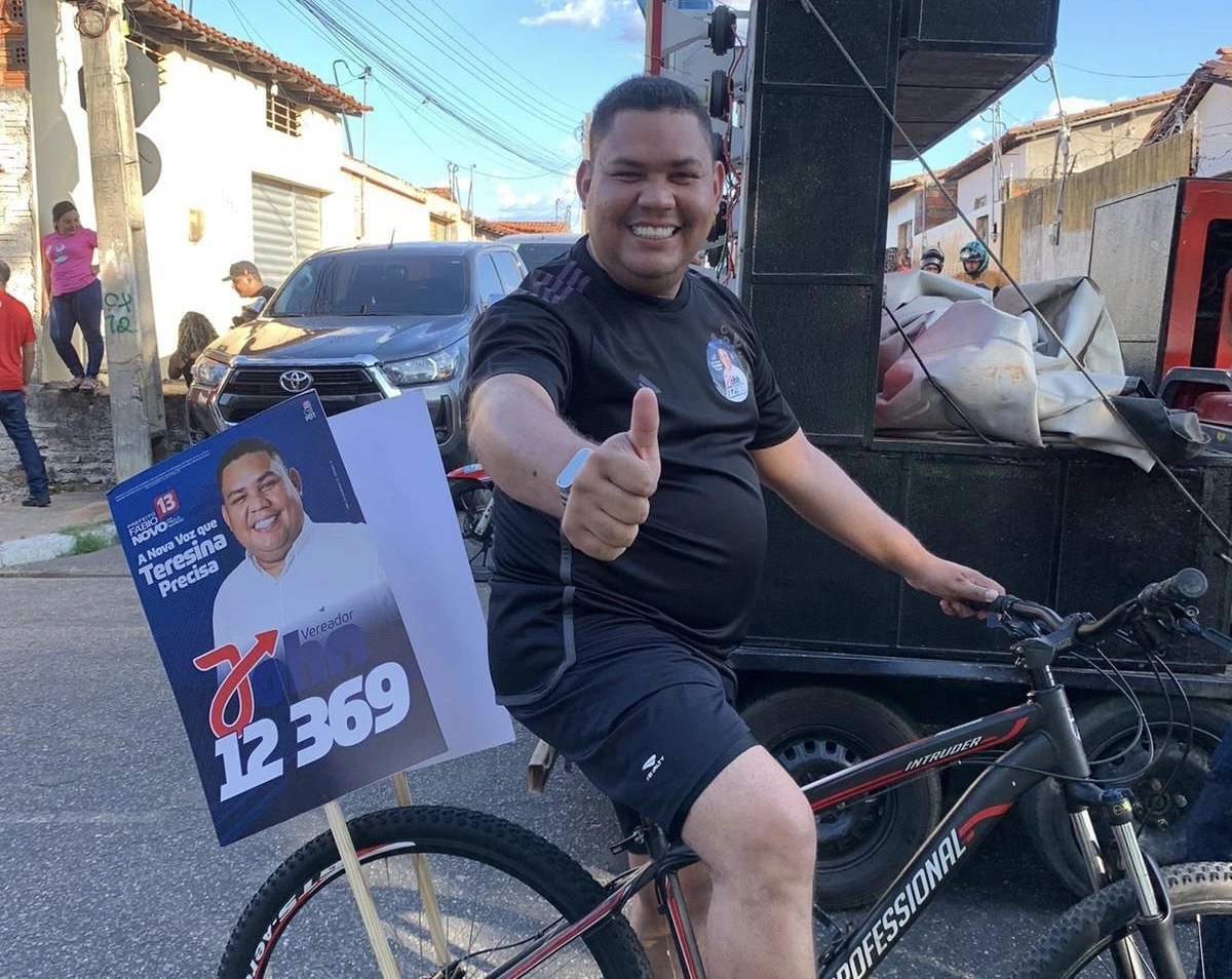John Wallace participa de Bicicletaço do 13 com Fábio Novo em Teresina