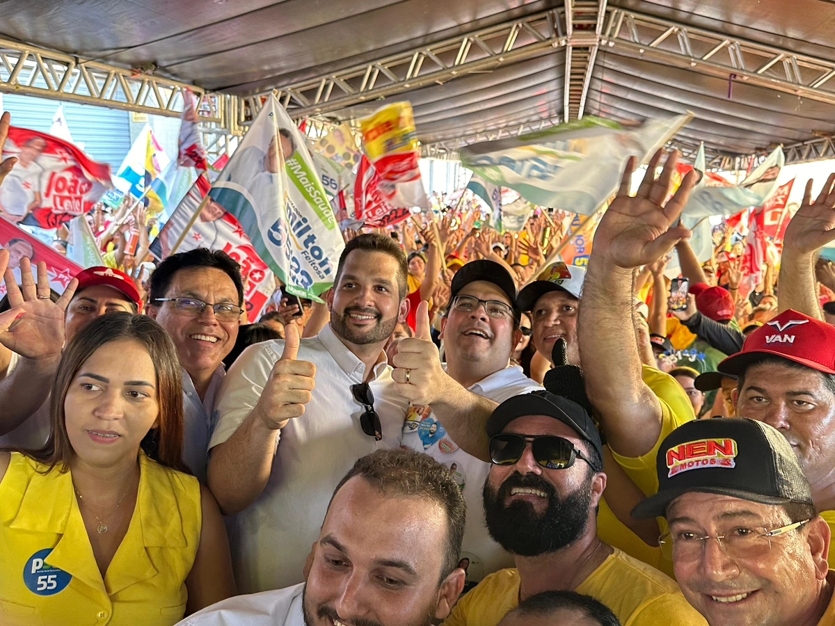 Júnior Ribeiro realiza grande caminhada ao lado de Rafael Fonteles em Água Branca