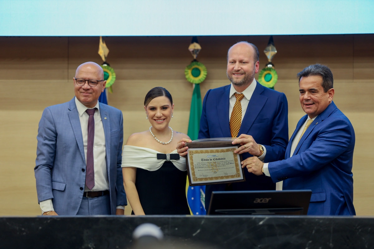 O homenageado é advogado e tem milhares de seguidores por todo o Brasil