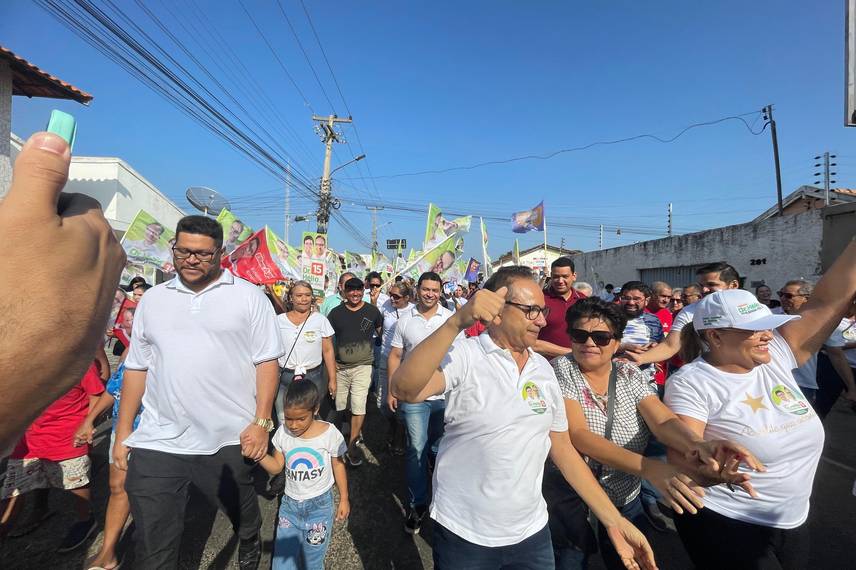 Parnaíba: Dr. Hélio inicia campanha eleitoral com multidão em bandeiraço